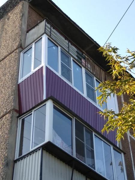 остекление балкона с выносом на последнем этаже